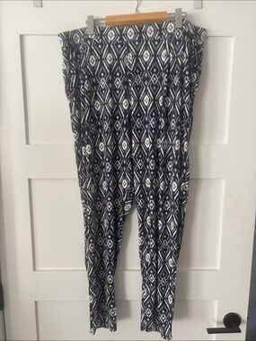 F&F Black and White Geometric Harem Leggings